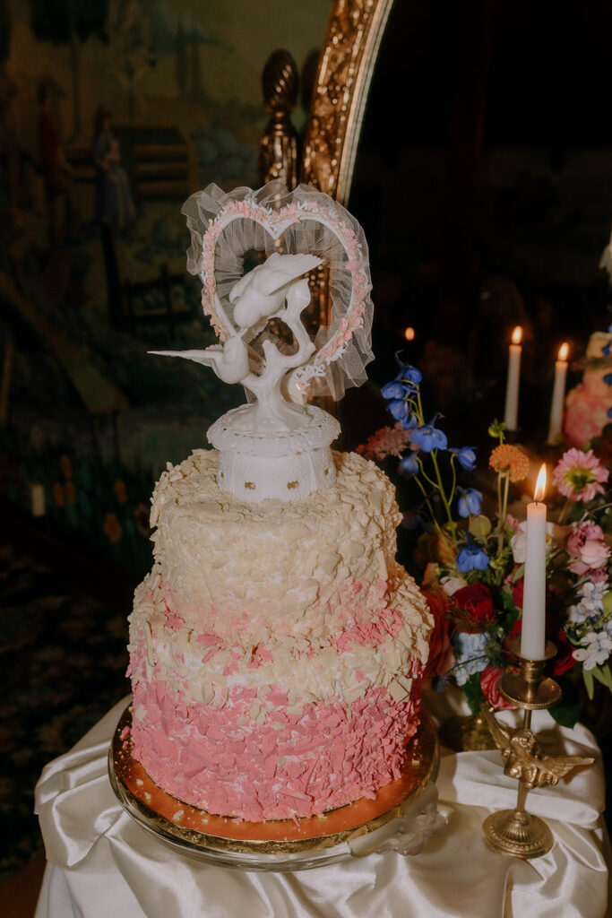 stunning vintage wedding cake 